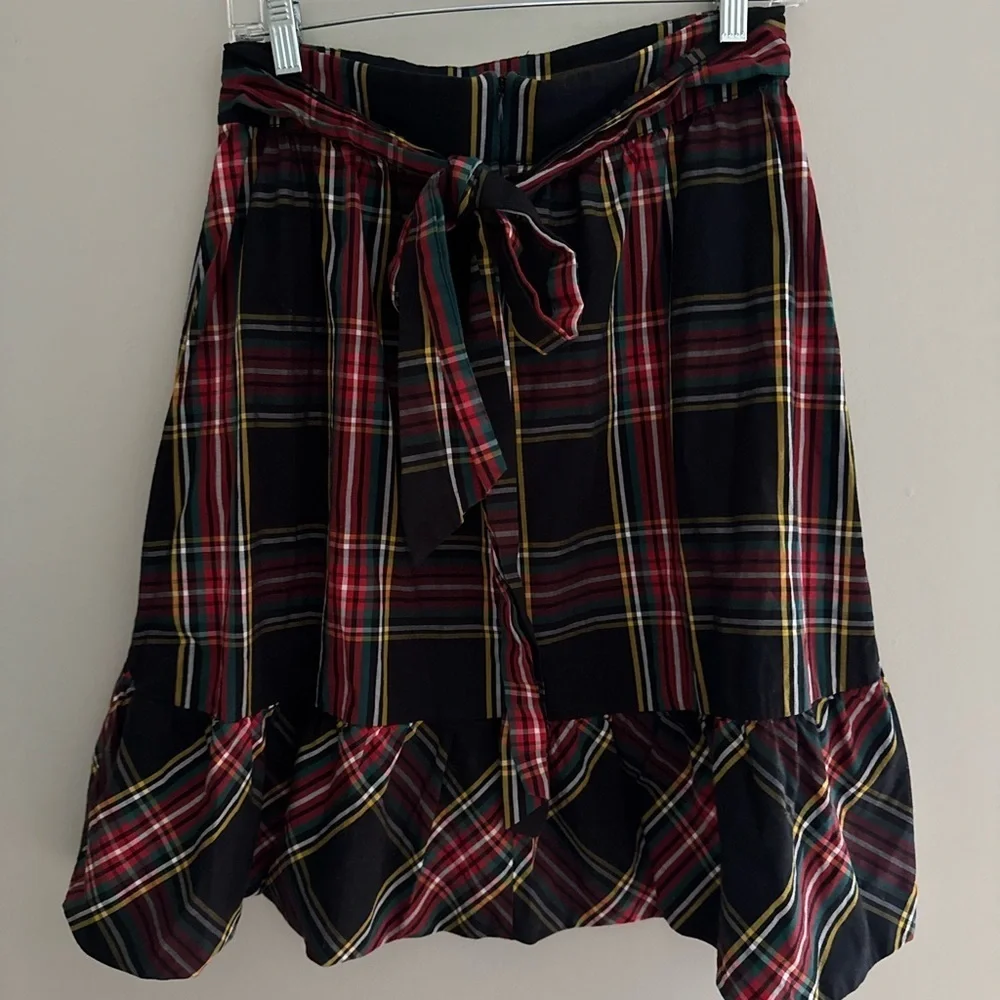 J. Crew Black and Red Plaid A-Line Skirt size 6 P preppy - Picture 2 of 3